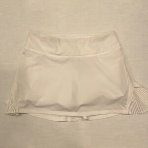 Lululemon whit tennis skirt